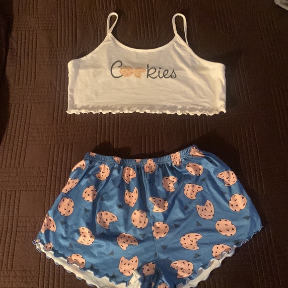 Selling cookies pj set new any questions please ask 🌸😊 - Picture 2 of 2